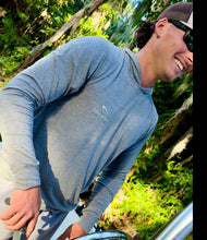 Load image into Gallery viewer, Mako Hooded long-sleeve tee